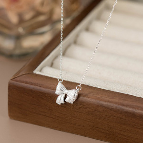 A44186 s925 silver trendy sweet rhinestone symmetric butterfly necklace