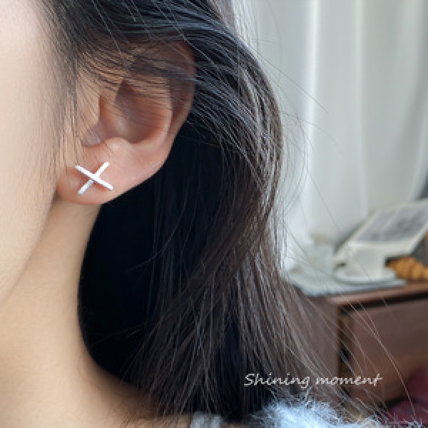 A45146 s925 sterling silver sweet unique simple initial stud earrings