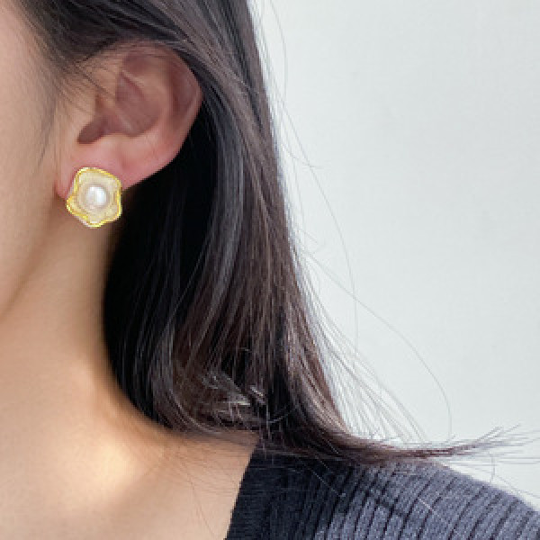 A45928 s925 sterling silver sweet gold flower pearl grade earrings