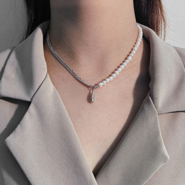 A33979 teardrop freshwaterpearl necklace