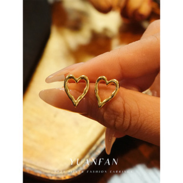 A39723 sterling silver hollowed heart stud vintage earrings