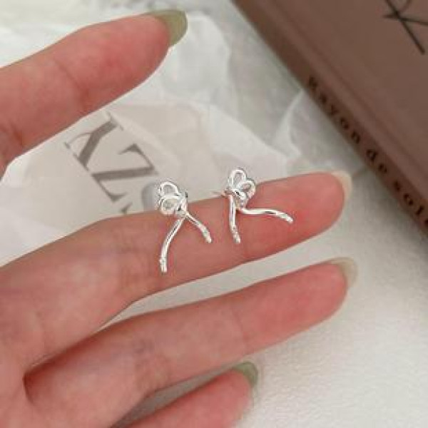 A43231 sterling silver butterfly cubic zirconia stud simple elegant earrings