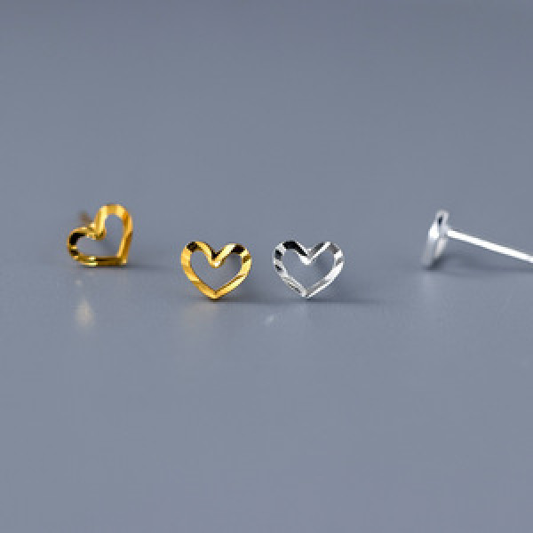A44401 s925 sterling silver simple hollowed heart stud earrings