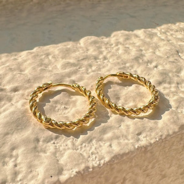 A46052 sterling silver simple elegant stud earrings