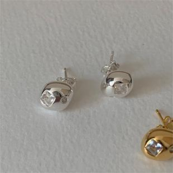 A42673 sterling silver cubic zirconia stud earrings simple elegant earrings