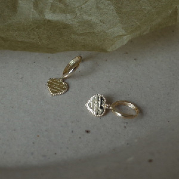 A44444 s925 silver heart letter initial circle sweet cute earrings