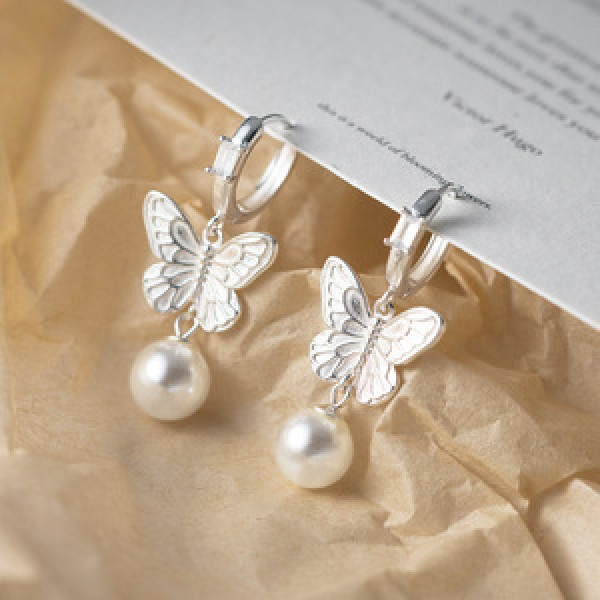 A45871 silver trendy sweet butterfly ear buckle