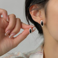 A43830 s925 sterling silver fashion black white simple oval circle agate stud earrings